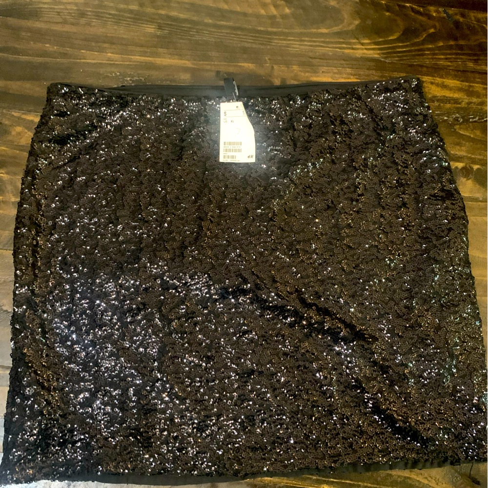 Black sequins skirt